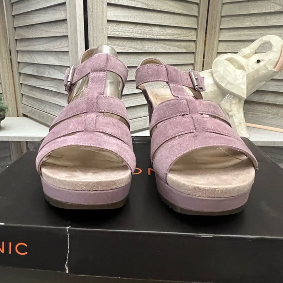 Vionic sandals - Picture 3 of 3
